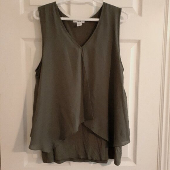 Bar III Women's XXL Olive Green Sleeveless Tiered Layered V Neck Top - Picture 2 of 6